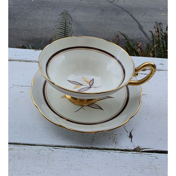Vintage Taylor & Kent Bone China Teacup & Saucer With Gold Trim & Leaf Design - Picture 6 of 6
